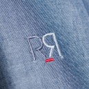 Zoom sur le logo brodé sur la veste de cuisine en jean Bovi, 100% coton de Robur