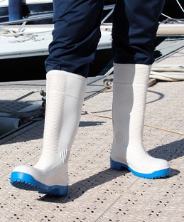 Chaussures de travail agroalimentaire. Chaussures avec coque de sécurité alimentaire. Chaussures pour métier agroalimentaire. Norme S3 chaussures sécurité. Bottes agroalimentaire S3 pour professionnels.